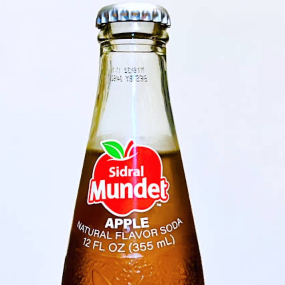 Sidral Mundet (Apple Flavor).