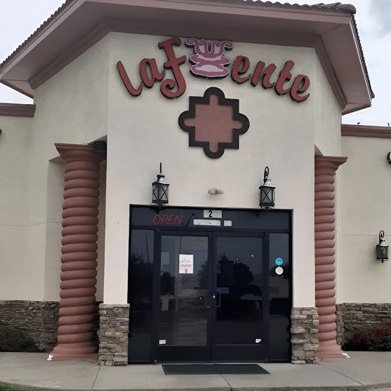 Welcome to La Fuente Mexican Bar & Grill! 🌮🍹